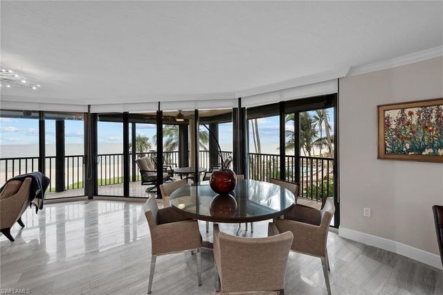 9653 Gulf Shore DR 203, Naples, FL 34108