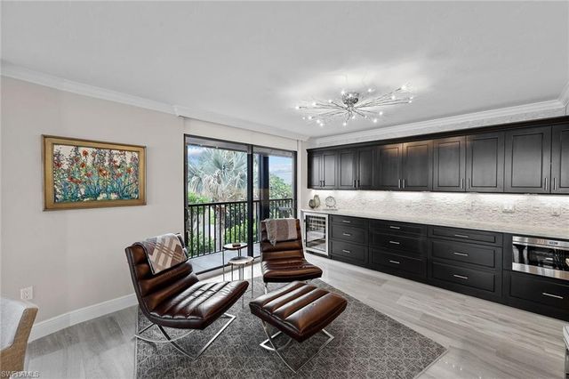 9653 Gulf Shore DR 203, Naples, FL 34108