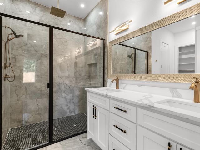 4233 Avenue H, Fort Worth, TX 76105
