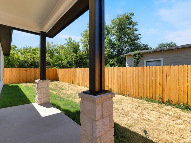 4233 Avenue H, Fort Worth, TX 76105