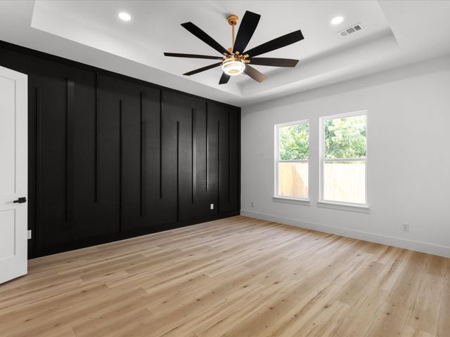 4233 Avenue H, Fort Worth, TX 76105