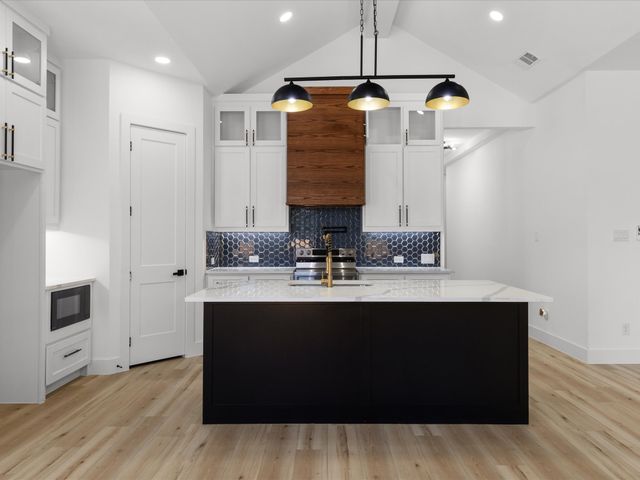4233 Avenue H, Fort Worth, TX 76105