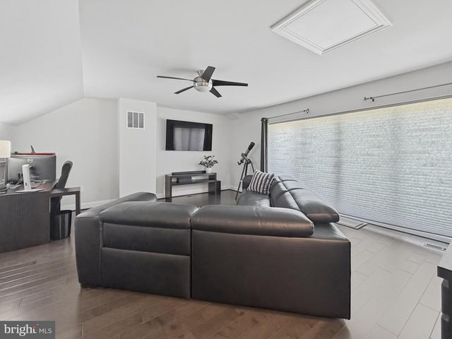 17139 BRANCHED OAK RD, Dumfries, VA 22026