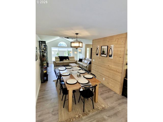 76705 HAZELDELL Ct, Oakridge, OR 97463