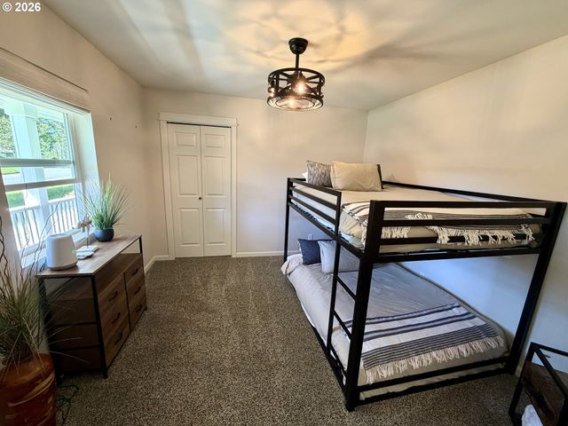 76705 HAZELDELL Ct, Oakridge, OR 97463