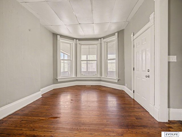 3833 Parker Street, Omaha, NE 68111