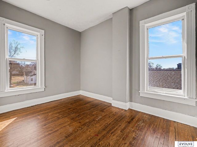 3833 Parker Street, Omaha, NE 68111