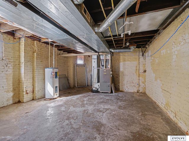 3833 Parker Street, Omaha, NE 68111