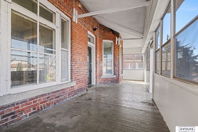 3833 Parker Street, Omaha, NE 68111