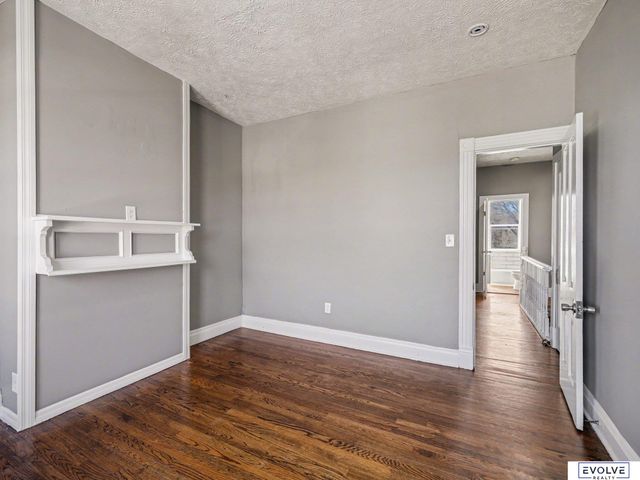 3833 Parker Street, Omaha, NE 68111