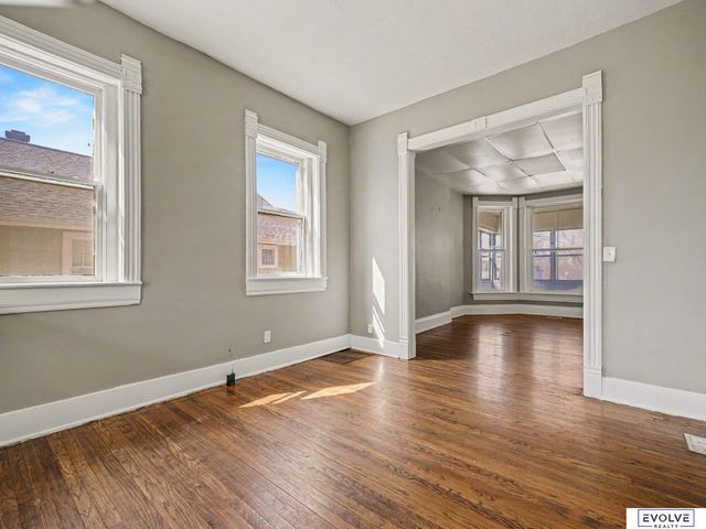 3833 Parker Street, Omaha, NE 68111