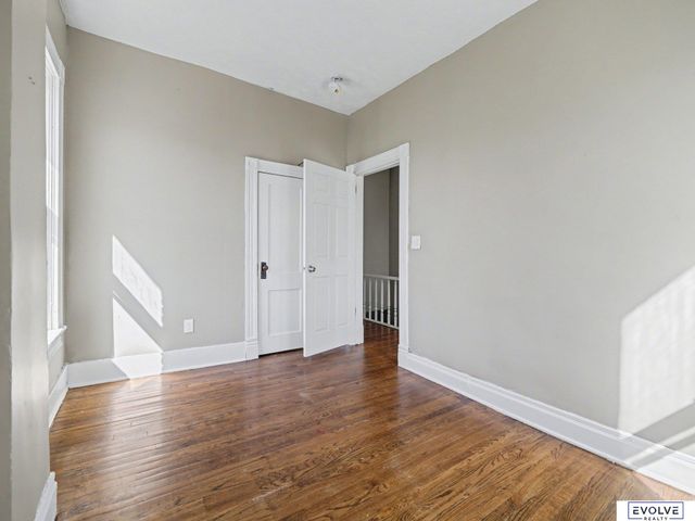 3833 Parker Street, Omaha, NE 68111