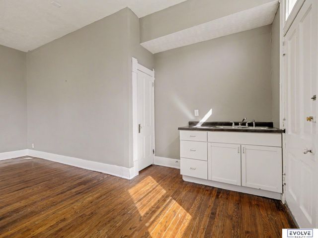 3833 Parker Street, Omaha, NE 68111