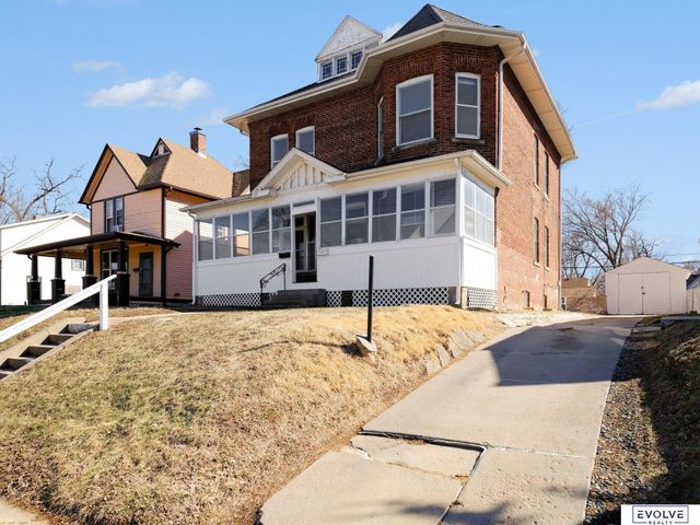 3833 Parker Street, Omaha, NE 68111