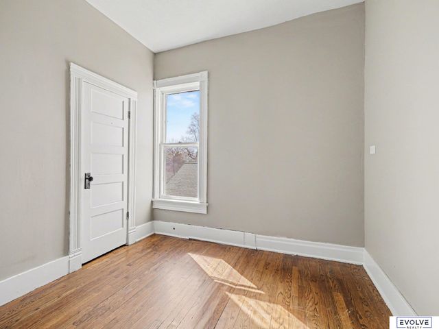 3833 Parker Street, Omaha, NE 68111