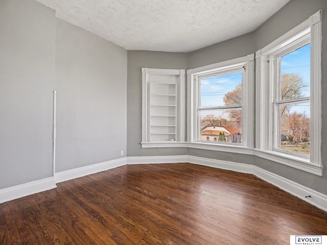 3833 Parker Street, Omaha, NE 68111