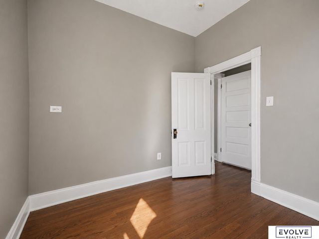 3833 Parker Street, Omaha, NE 68111