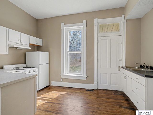 3833 Parker Street, Omaha, NE 68111