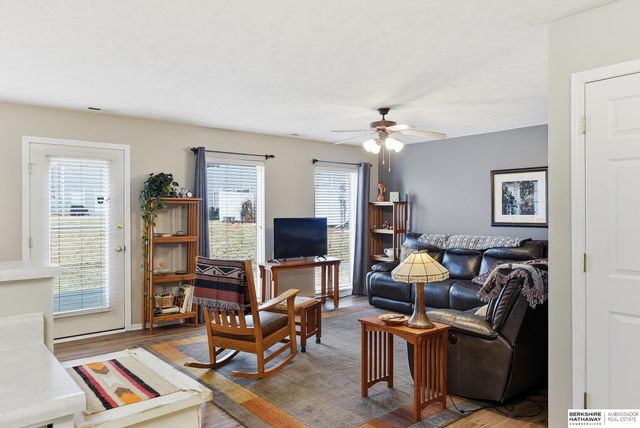 17514 Seward Plaza, Omaha, NE 68118