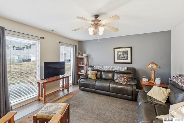 17514 Seward Plaza, Omaha, NE 68118