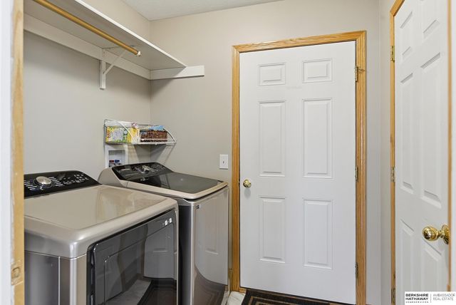 17514 Seward Plaza, Omaha, NE 68118