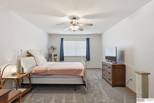 17514 Seward Plaza, Omaha, NE 68118