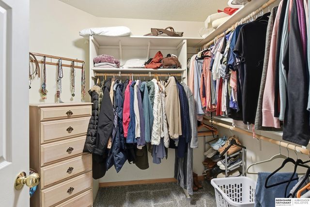 17514 Seward Plaza, Omaha, NE 68118