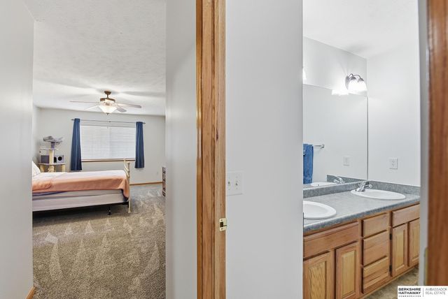 17514 Seward Plaza, Omaha, NE 68118