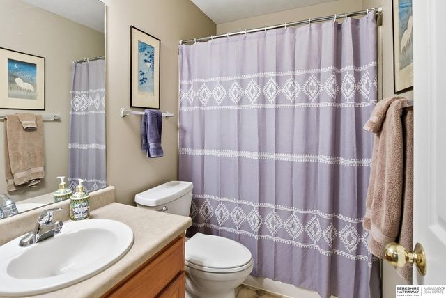 17514 Seward Plaza, Omaha, NE 68118