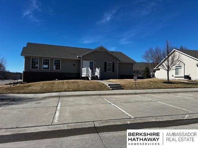 17514 Seward Plaza, Omaha, NE 68118