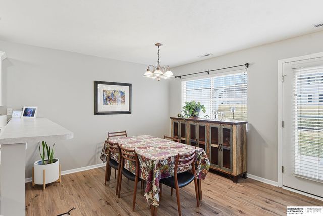 17514 Seward Plaza, Omaha, NE 68118