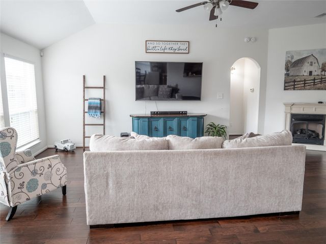 802 Sterling Court, Bay City, TX 77414