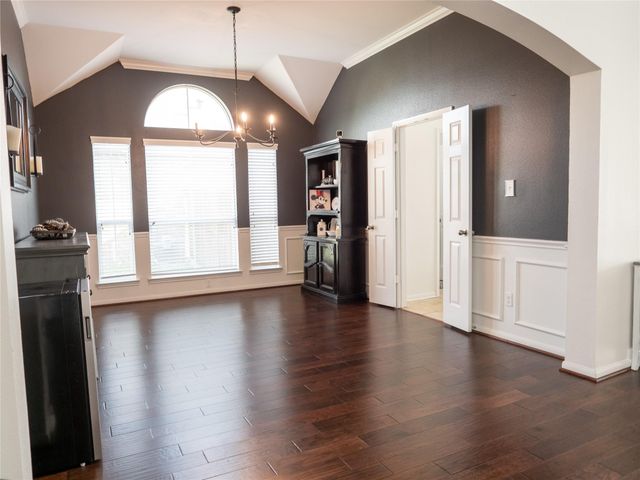 802 Sterling Court, Bay City, TX 77414