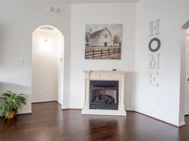 802 Sterling Court, Bay City, TX 77414