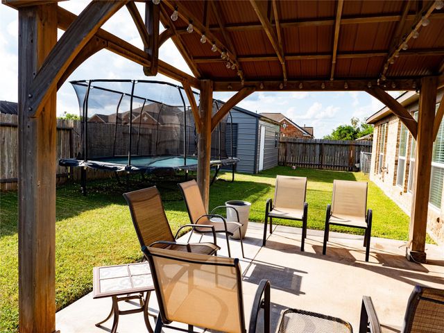 802 Sterling Court, Bay City, TX 77414