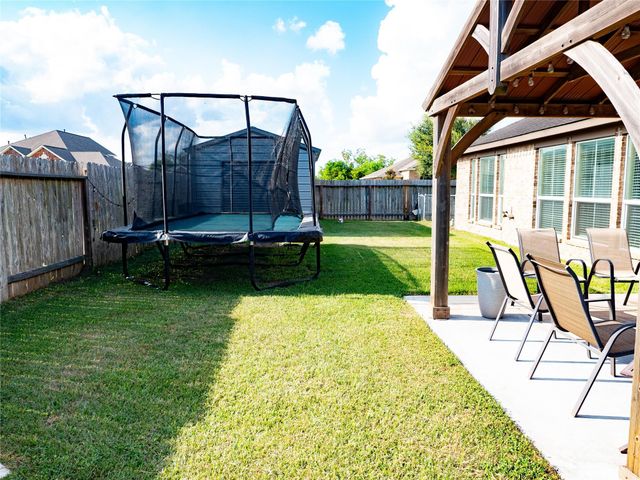 802 Sterling Court, Bay City, TX 77414