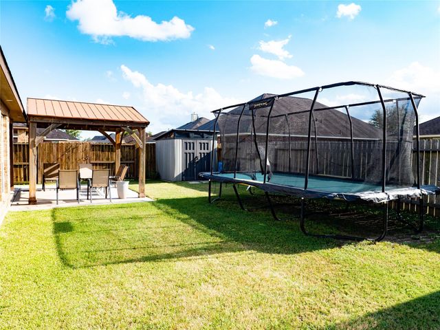 802 Sterling Court, Bay City, TX 77414