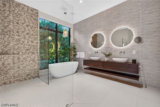 788 7TH AVE N, Naples, FL 34102