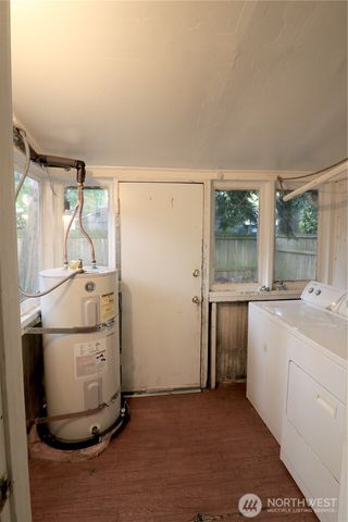 14040 Ashworth Avenue N, Seattle, WA 98133