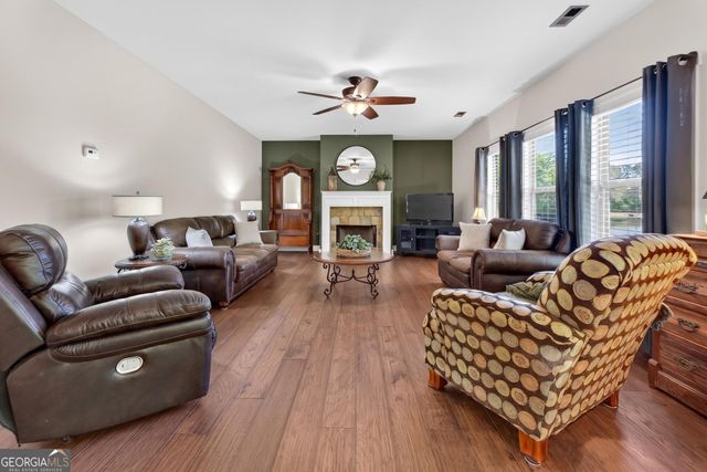 3 Westwood Lake Drive, Newnan, GA 30263