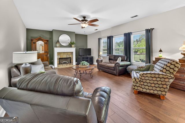 3 Westwood Lake Drive, Newnan, GA 30263