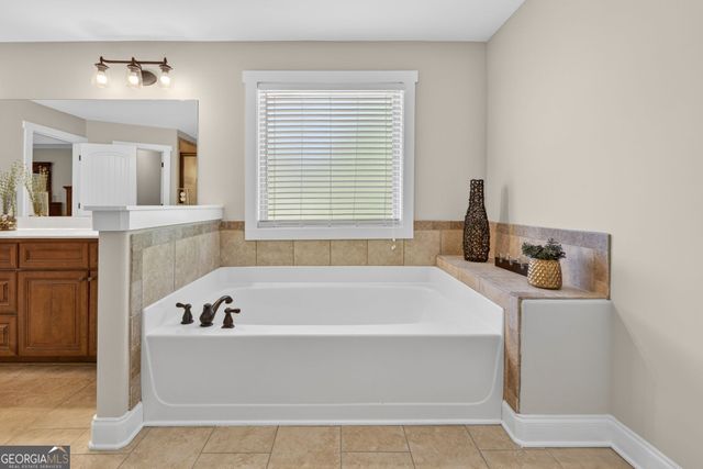 3 Westwood Lake Drive, Newnan, GA 30263