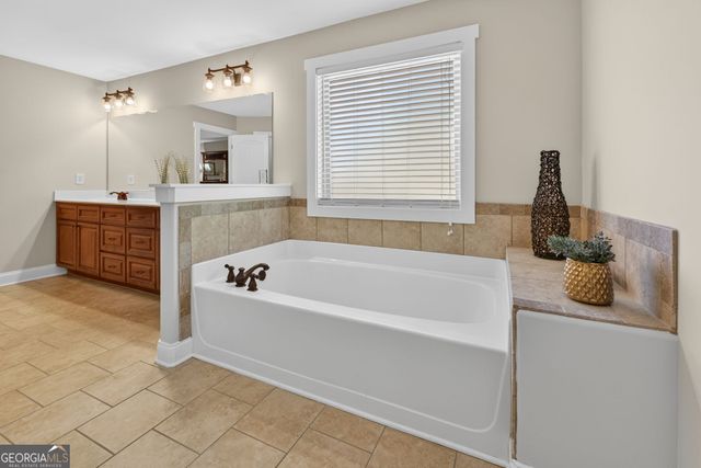 3 Westwood Lake Drive, Newnan, GA 30263