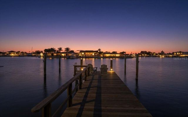 510 115TH AVENUE, Treasure Island, FL 33706