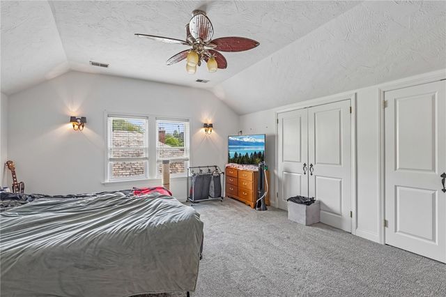 536&538 Lansdale Pl, Mt Lebanon, PA 15228