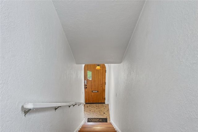536&538 Lansdale Pl, Mt Lebanon, PA 15228