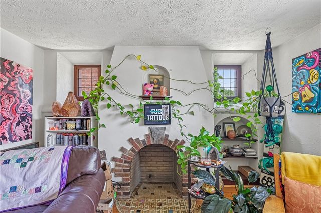 536&538 Lansdale Pl, Mt Lebanon, PA 15228