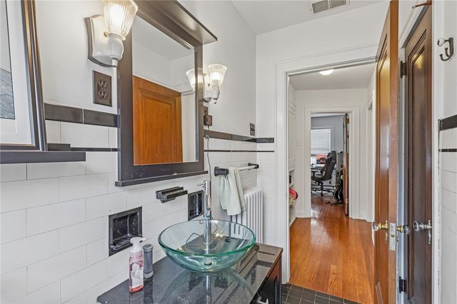 536&538 Lansdale Pl, Mt Lebanon, PA 15228