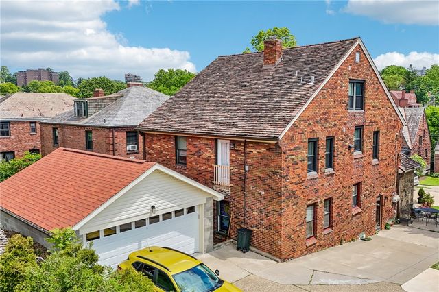 536&538 Lansdale Pl, Mt Lebanon, PA 15228