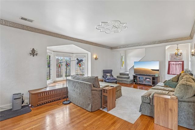 536&538 Lansdale Pl, Mt Lebanon, PA 15228